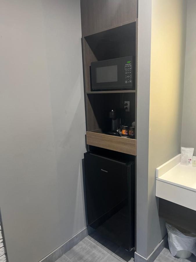 Complexe Dix80 Motel Mont-Laurier Bagian luar foto